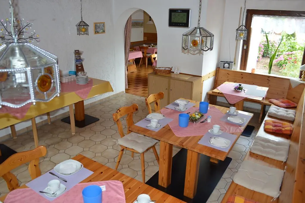 Gastehaus Albina Guest House Flintsbach