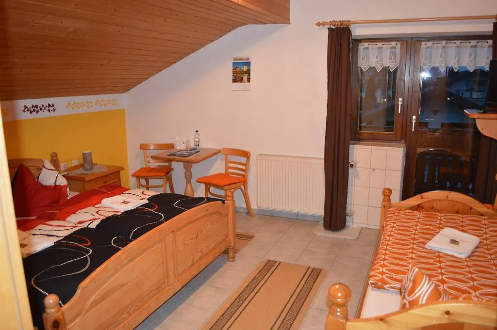Gastehaus Albina Guest House Flintsbach